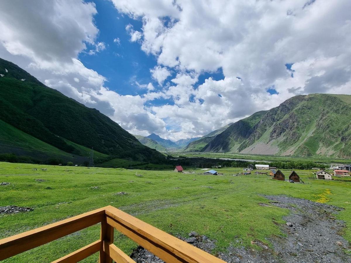 Memory Hut_Kazbegi Apartment Bagian luar foto