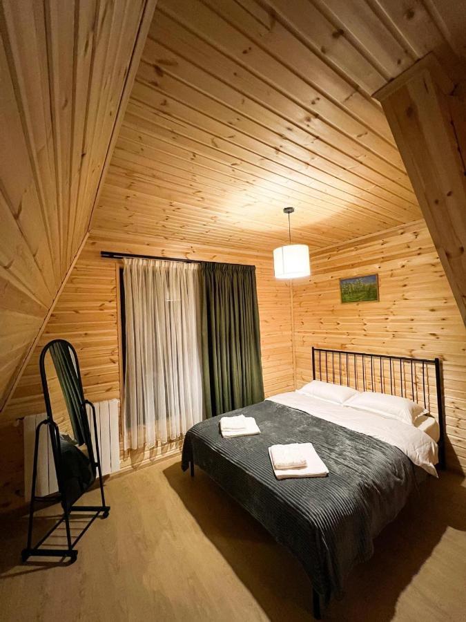 Memory Hut_Kazbegi Apartment Bagian luar foto