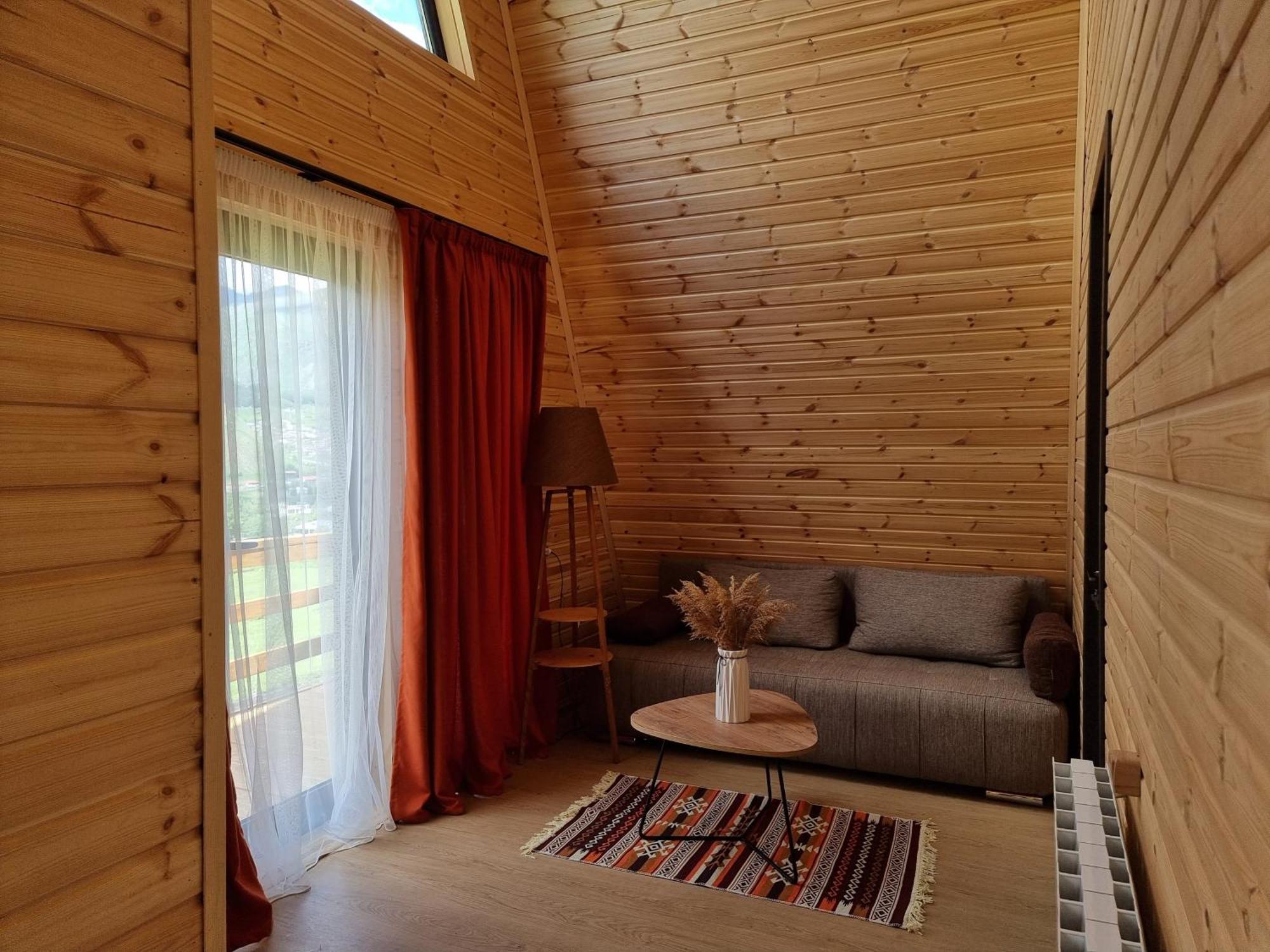Memory Hut_Kazbegi Apartment Bagian luar foto
