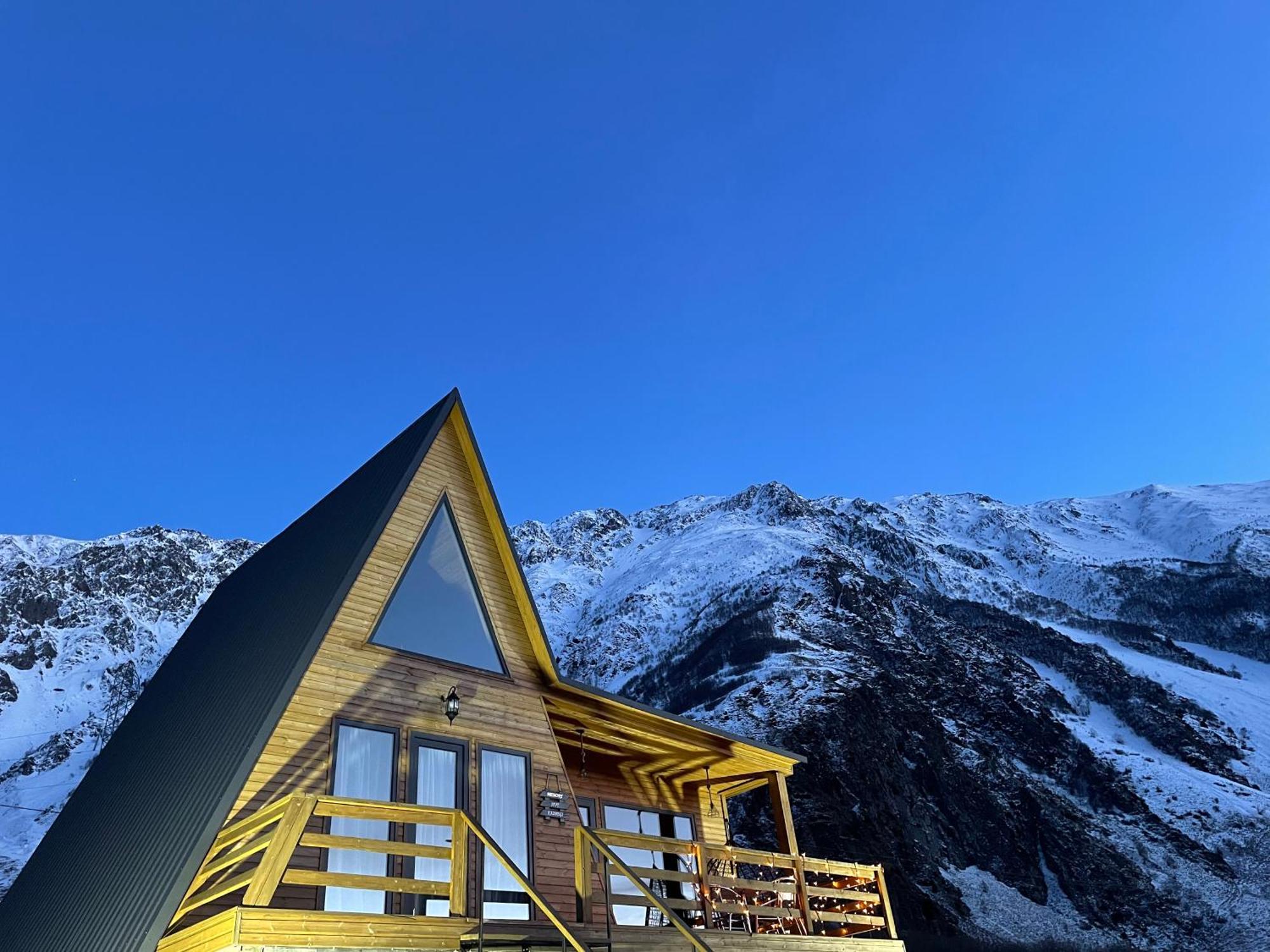 Memory Hut_Kazbegi Apartment Bagian luar foto