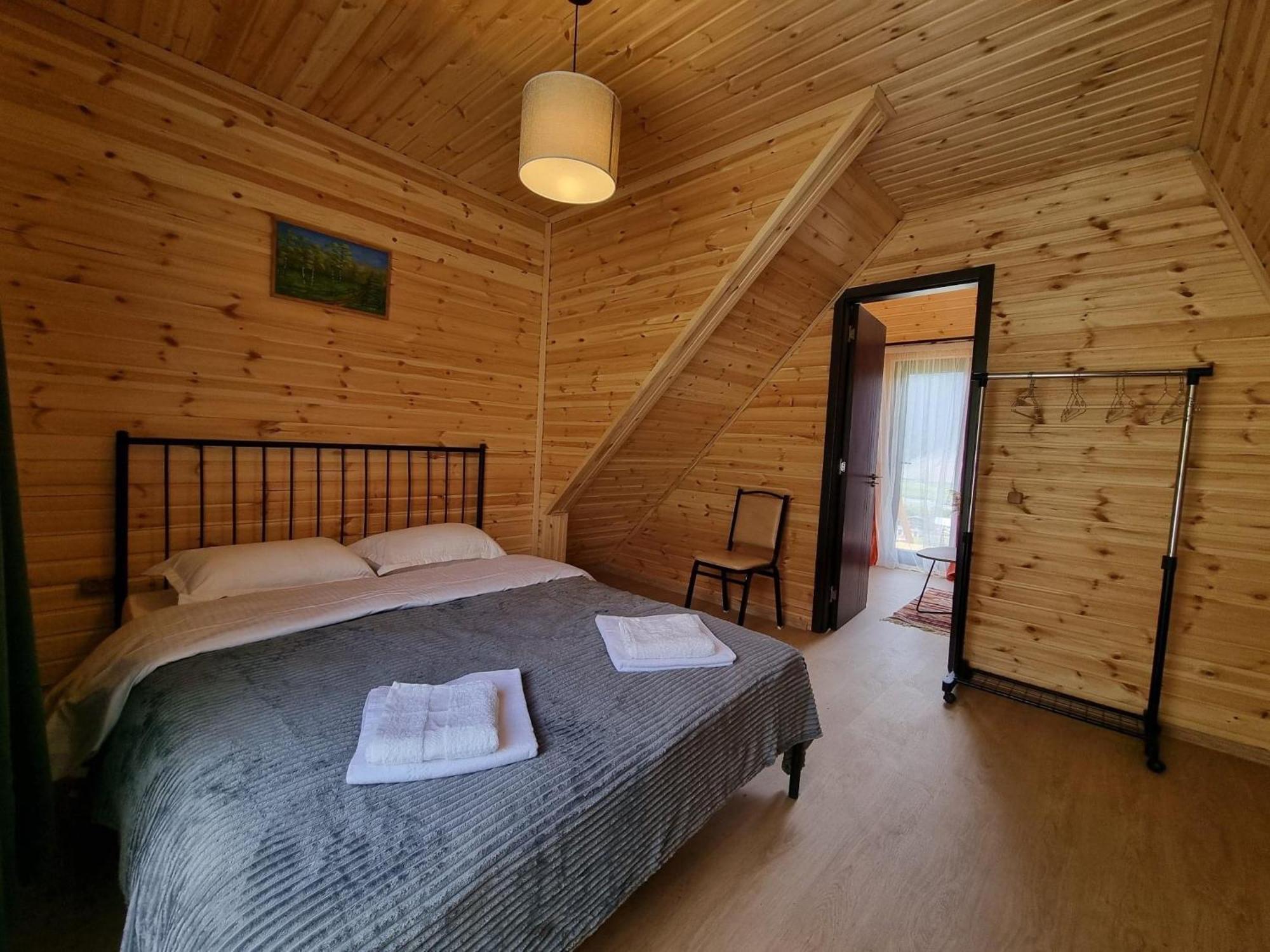 Memory Hut_Kazbegi Apartment Bagian luar foto