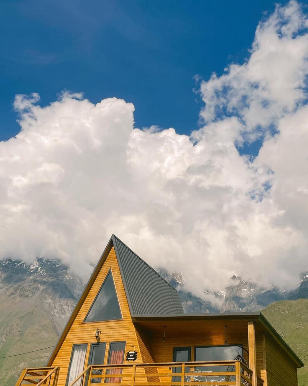 Memory Hut_Kazbegi Apartment Bagian luar foto